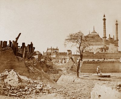 La batería cerca del Begum Kotee, Lucknow de Felice Beato